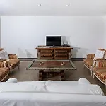 Espacoso 4 Quartos Em Copacabana Para 8 Pessoas